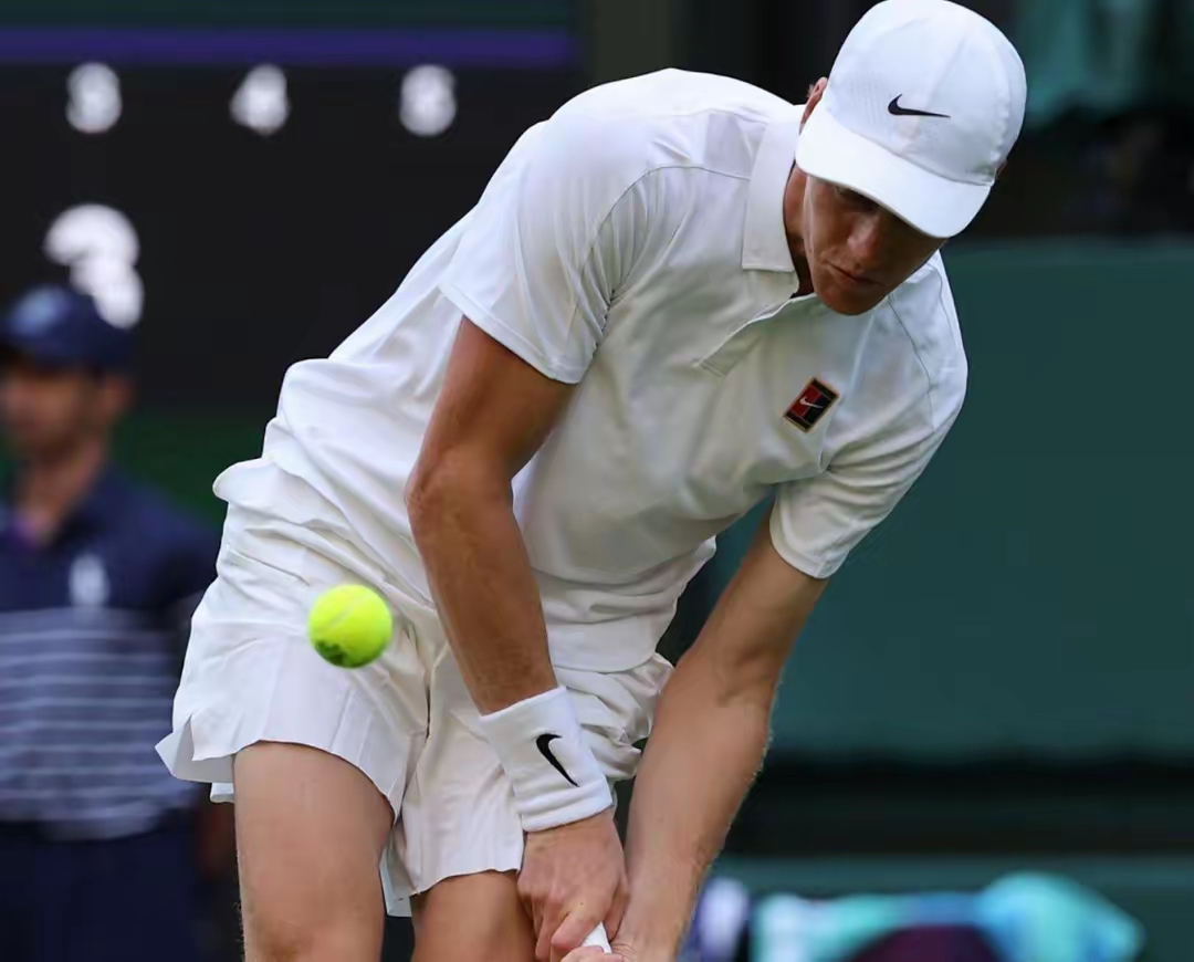 拉沃尔杯险胜戴维斯杯，辛纳关键制胜