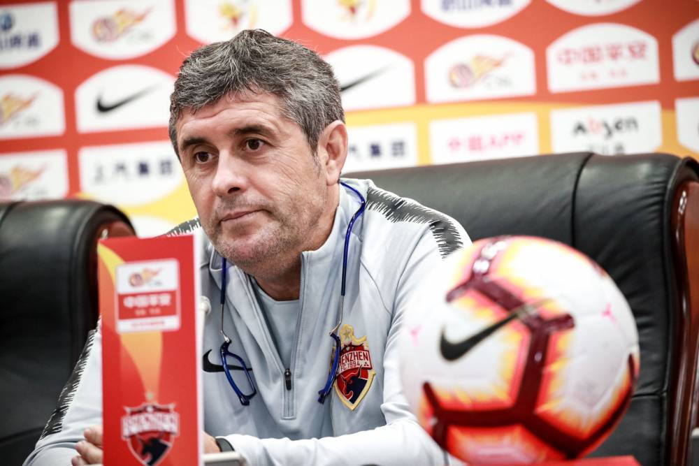 开云体育官方网站-深圳主场不敌人和，陷入低谷