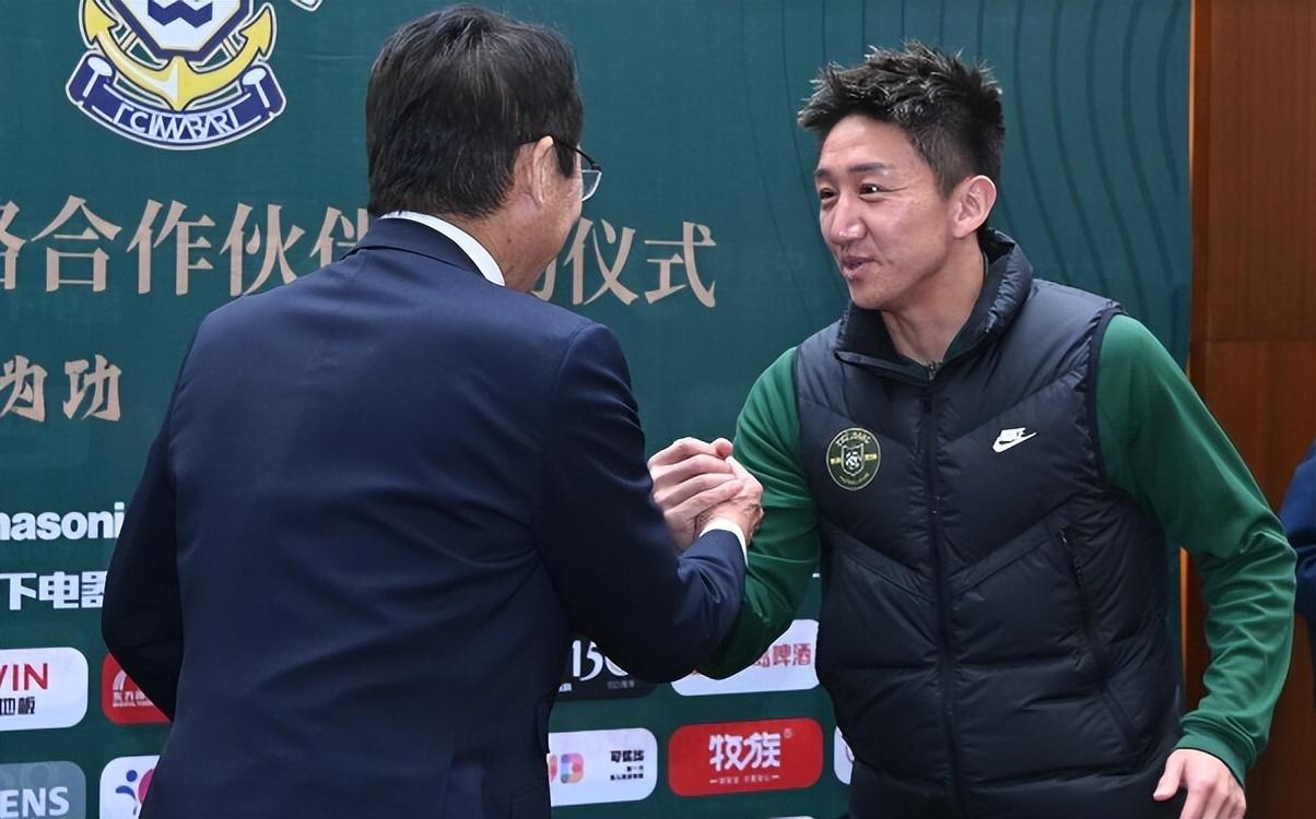 开云体育-战术运转！球队配合默契卓越