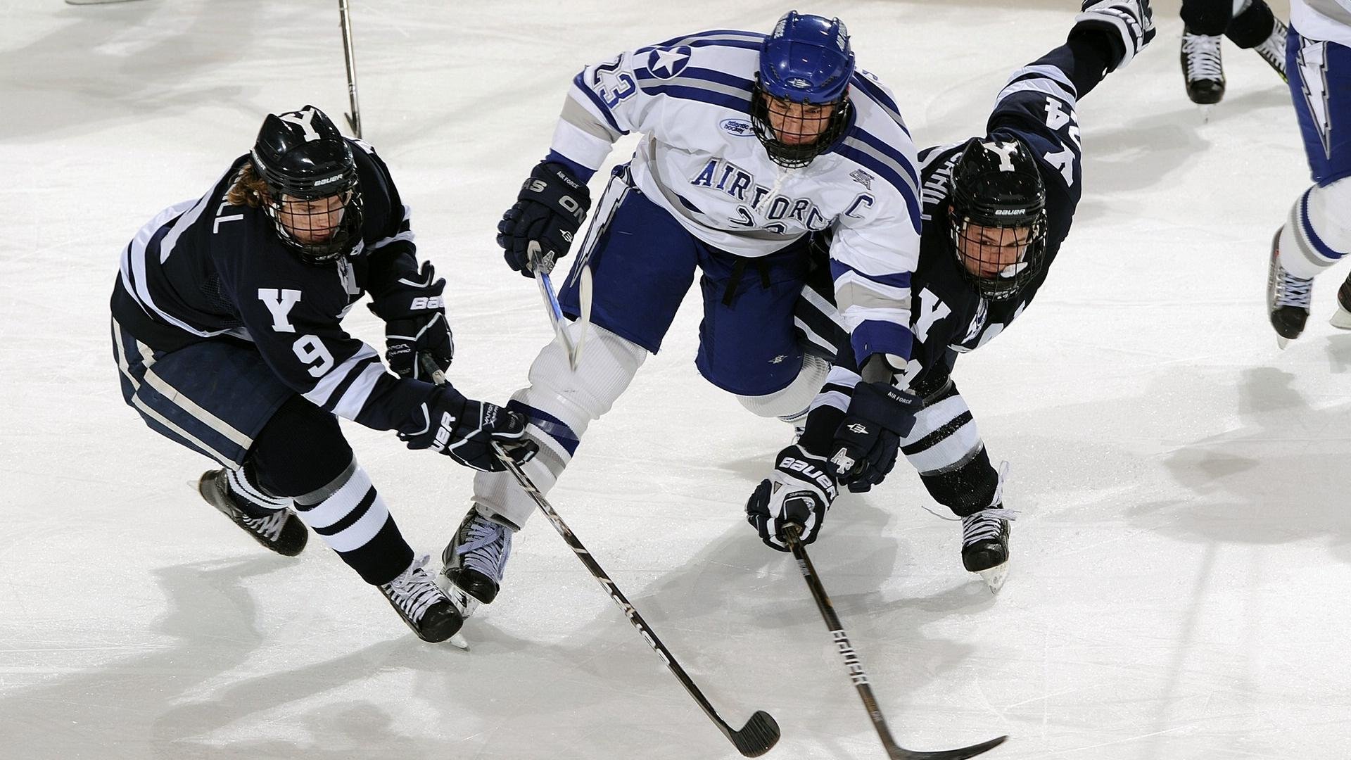 阿劳霍用实力证明自己，利物浦强势晋级威尔士