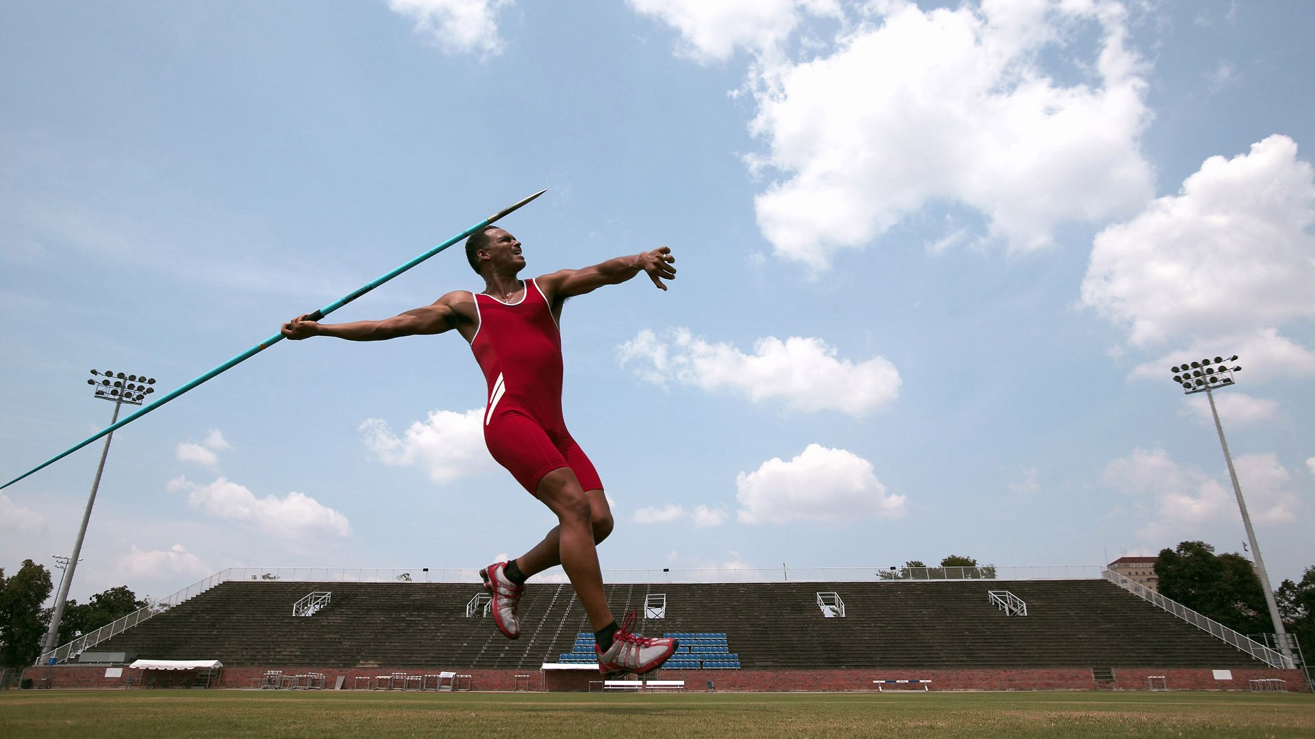 跨越时空的篮球传奇，从广东队巅峰对决到2026世界杯，小贾伦的接管之路